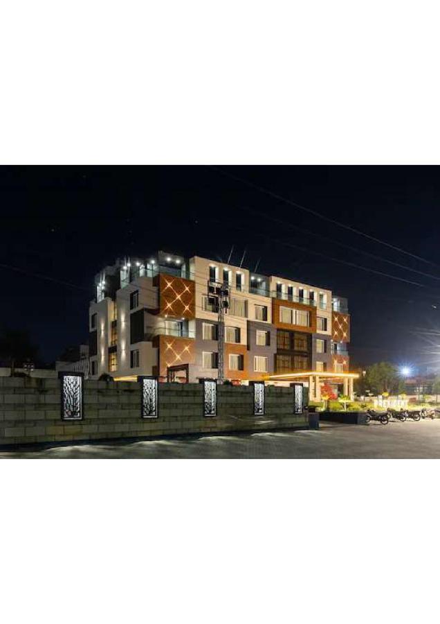 Hotel Shivay President Ujjain Zewnętrze zdjęcie